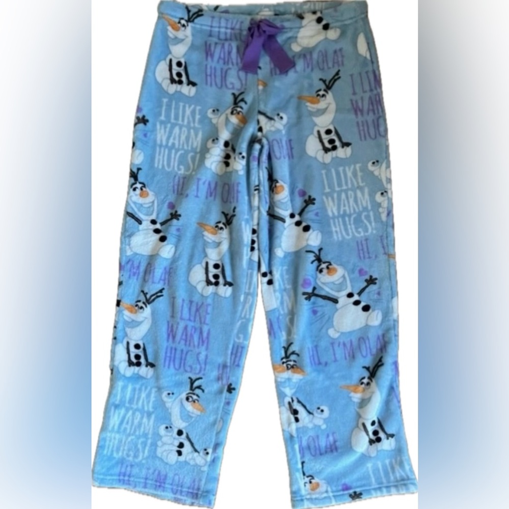 Disney MicroFleece loungewear. Excellent condition!! Women’s size M(8-10)